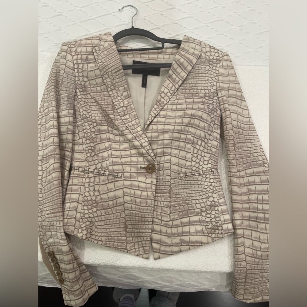 Bcbg snake print blazer/ pumiceco color /‎ JORDYN blazer